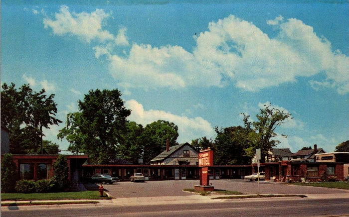 Byes Seaway Motel - Old Postcard Photo (newer photo)